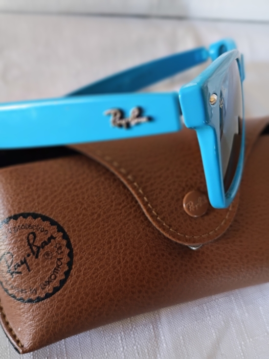 Ray-Ban Turquoise Wayfarer Sunglasses with Black Lenses Made In Italy Authentic